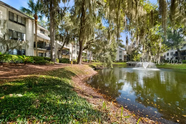 $585,000 | 36 Deallyon Avenue, Unit 38, Hilton Head Island, SC 29928
