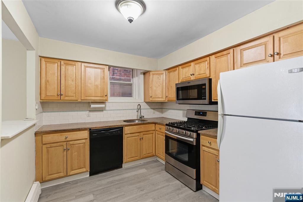 412 Walker Street Fairview, NJ 07022 - Photo 22 of 44