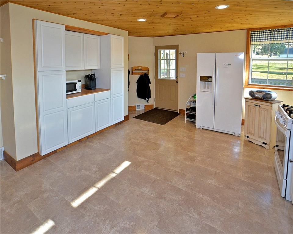 736 Donohoe Road Latrobe, PA 15650 - Photo 4 of 23 Gallery Image 4