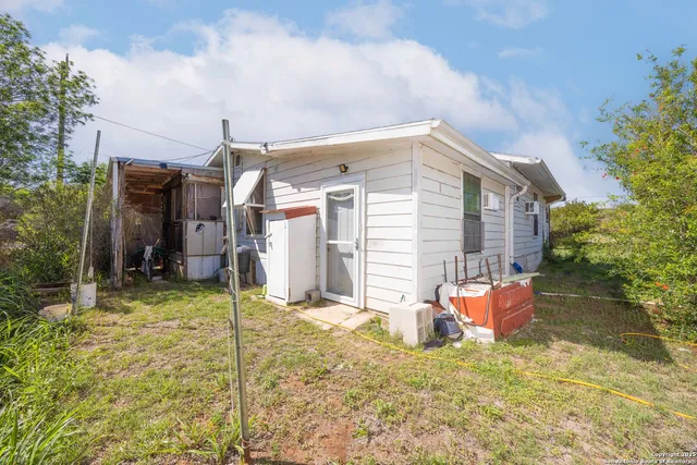 $83,357 | 418 North Cedar Street, Pearsall, TX 78061