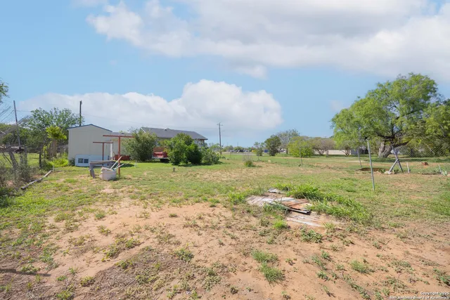 $83,357 | 418 North Cedar Street, Pearsall, TX 78061