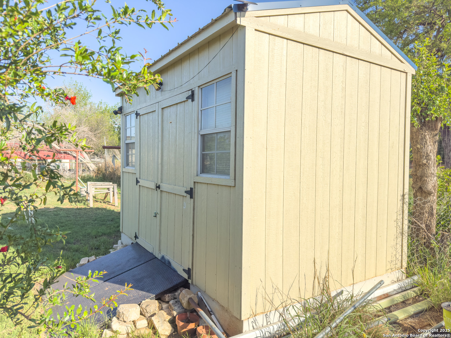 418 North Cedar Street Pearsall, TX 78061 - Photo 16 of 28