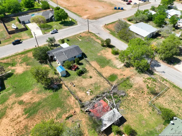 $83,357 | 418 North Cedar Street, Pearsall, TX 78061