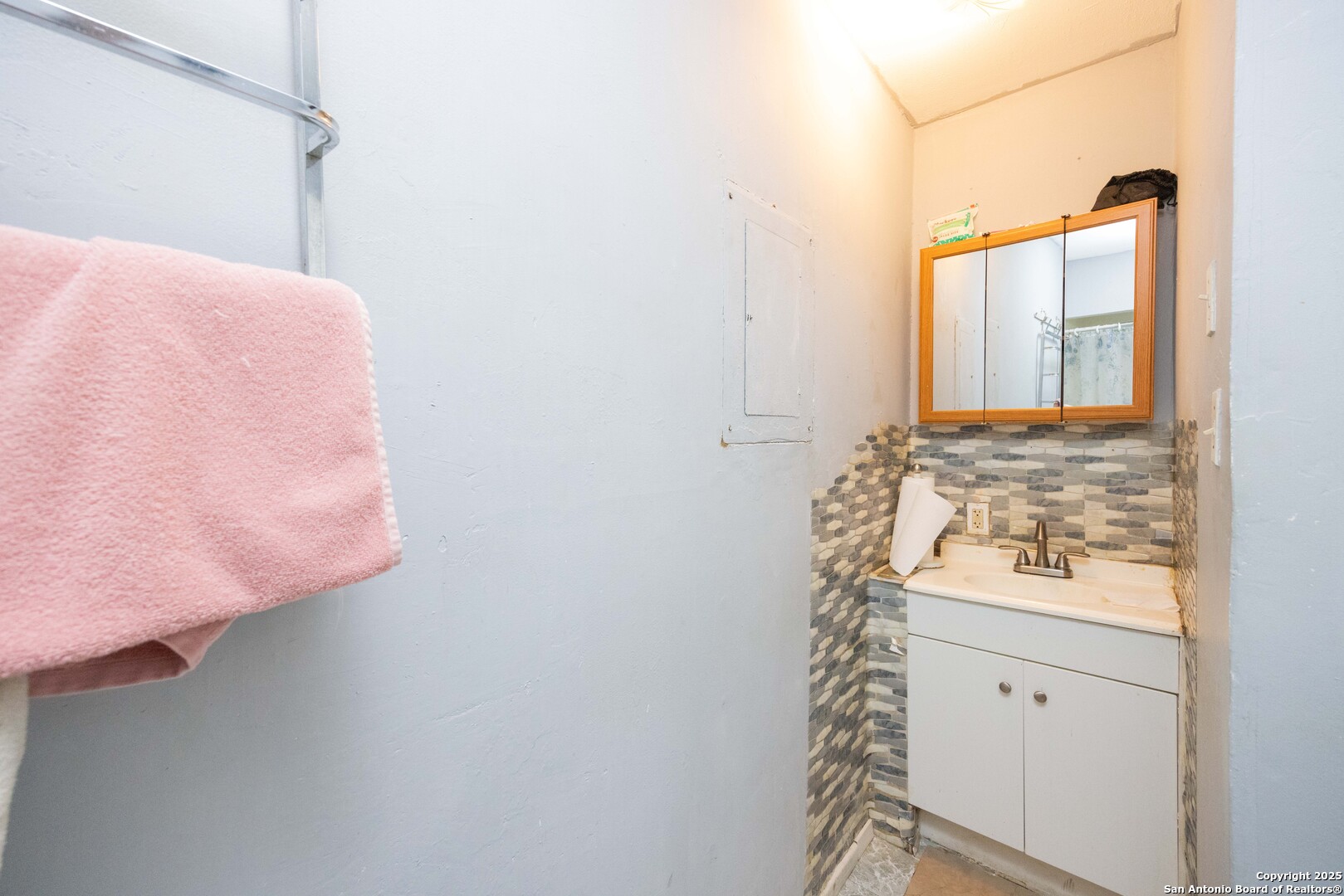 418 North Cedar Street Pearsall, TX 78061 - Photo 10 of 28