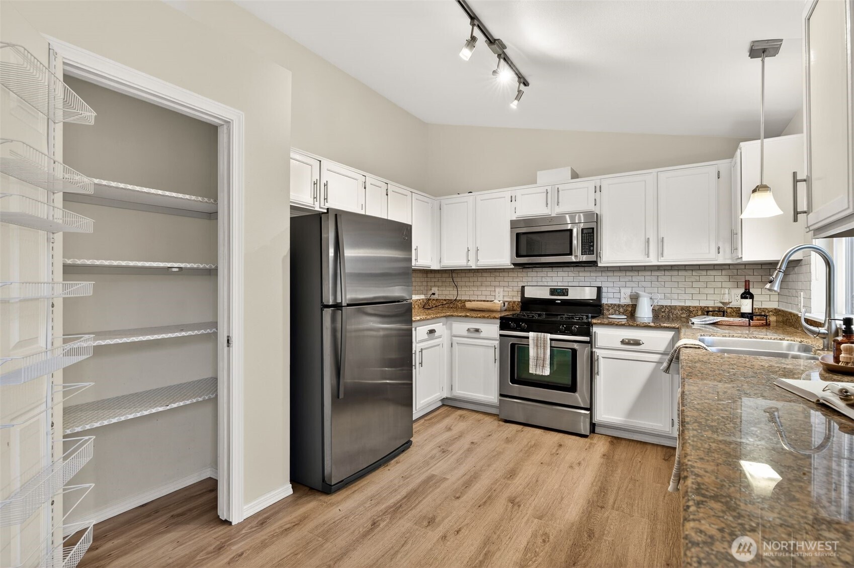 311 168th Place Southeast Bothell, WA 98012 - Photo 13 of 28