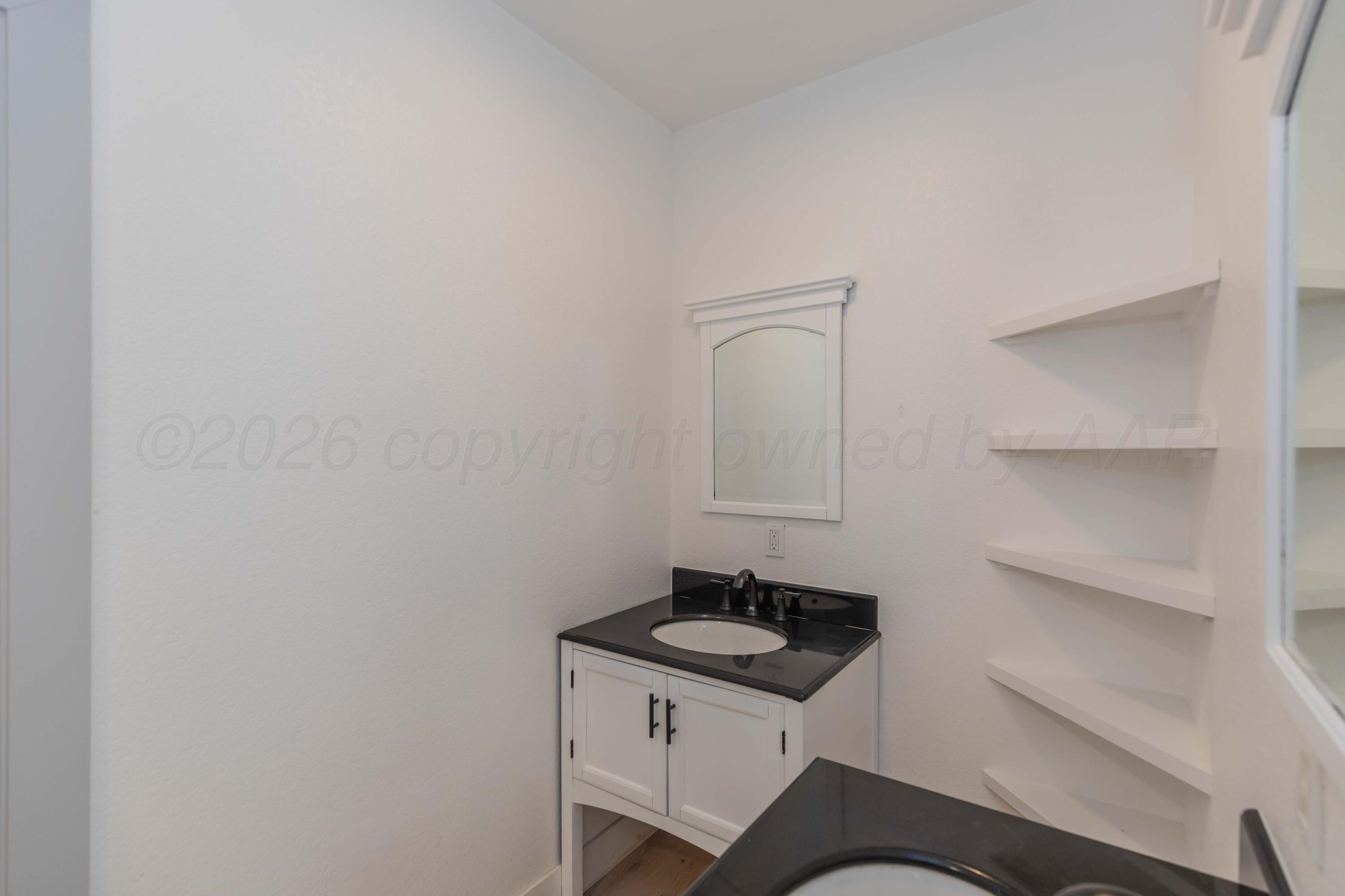 5133 Arden Road Amarillo, TX 79110 - Photo 24 of 30 BATHROOM 2 VIEW 1
