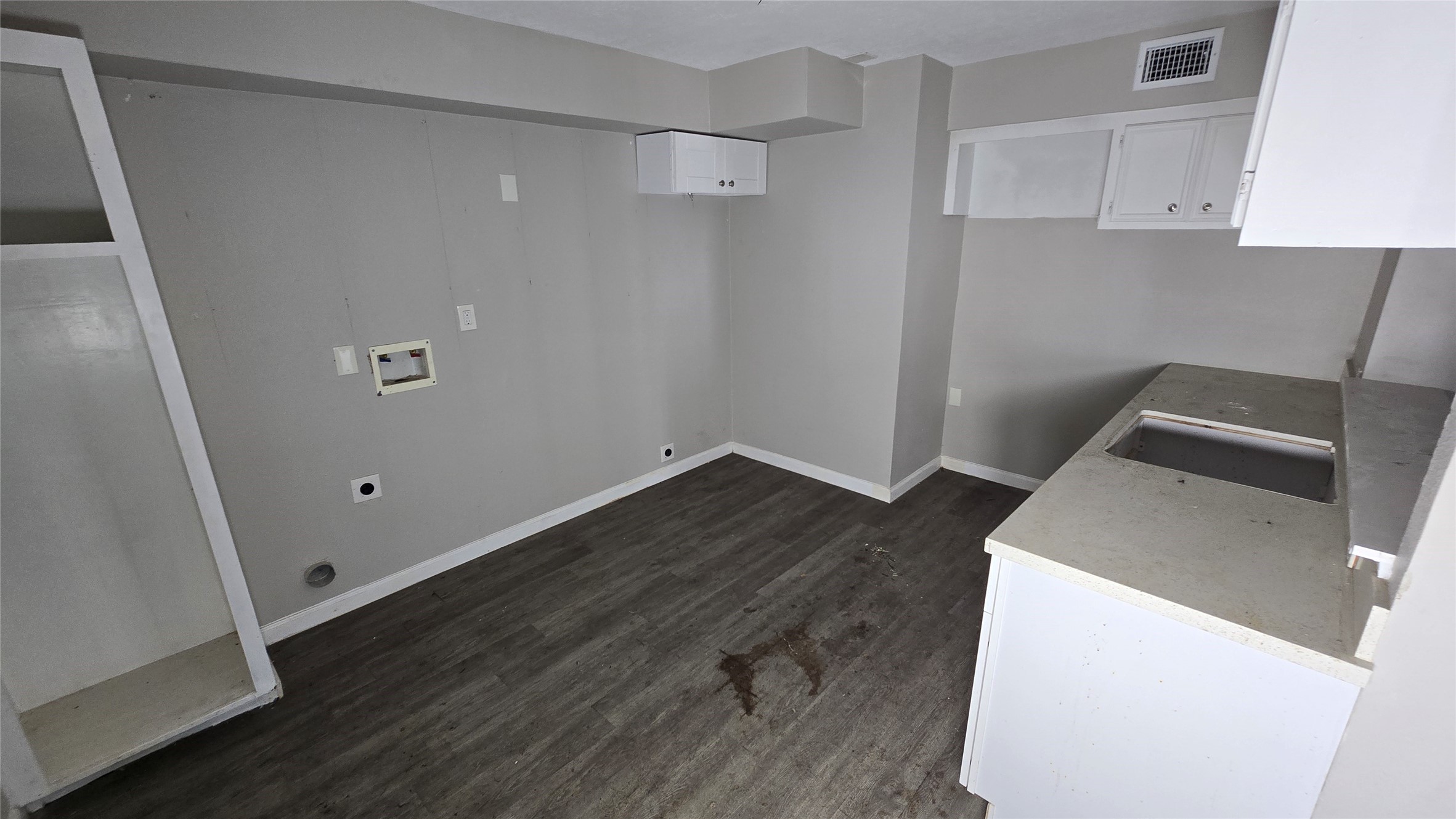 6723 South Loop E Freeway, Unit 9 Houston, TX 77087 - Photo 14 of 50 a view of utility room