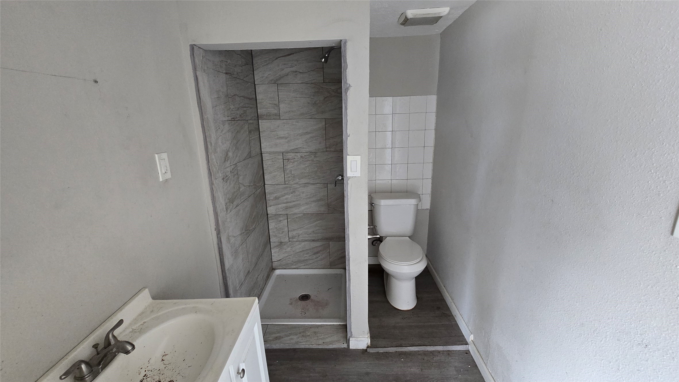 6723 South Loop E Freeway, Unit 9 Houston, TX 77087 - Photo 49 of 50 a bathroom with a toilet and a shower