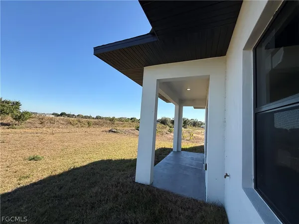 $2,000 | 331 Rawlings Avenue, Lehigh Acres, FL 33974