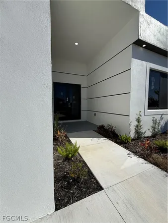 $2,000 | 331 Rawlings Avenue, Lehigh Acres, FL 33974