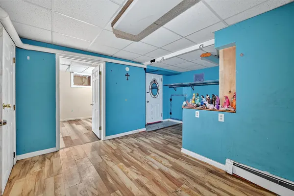 a view of utility room