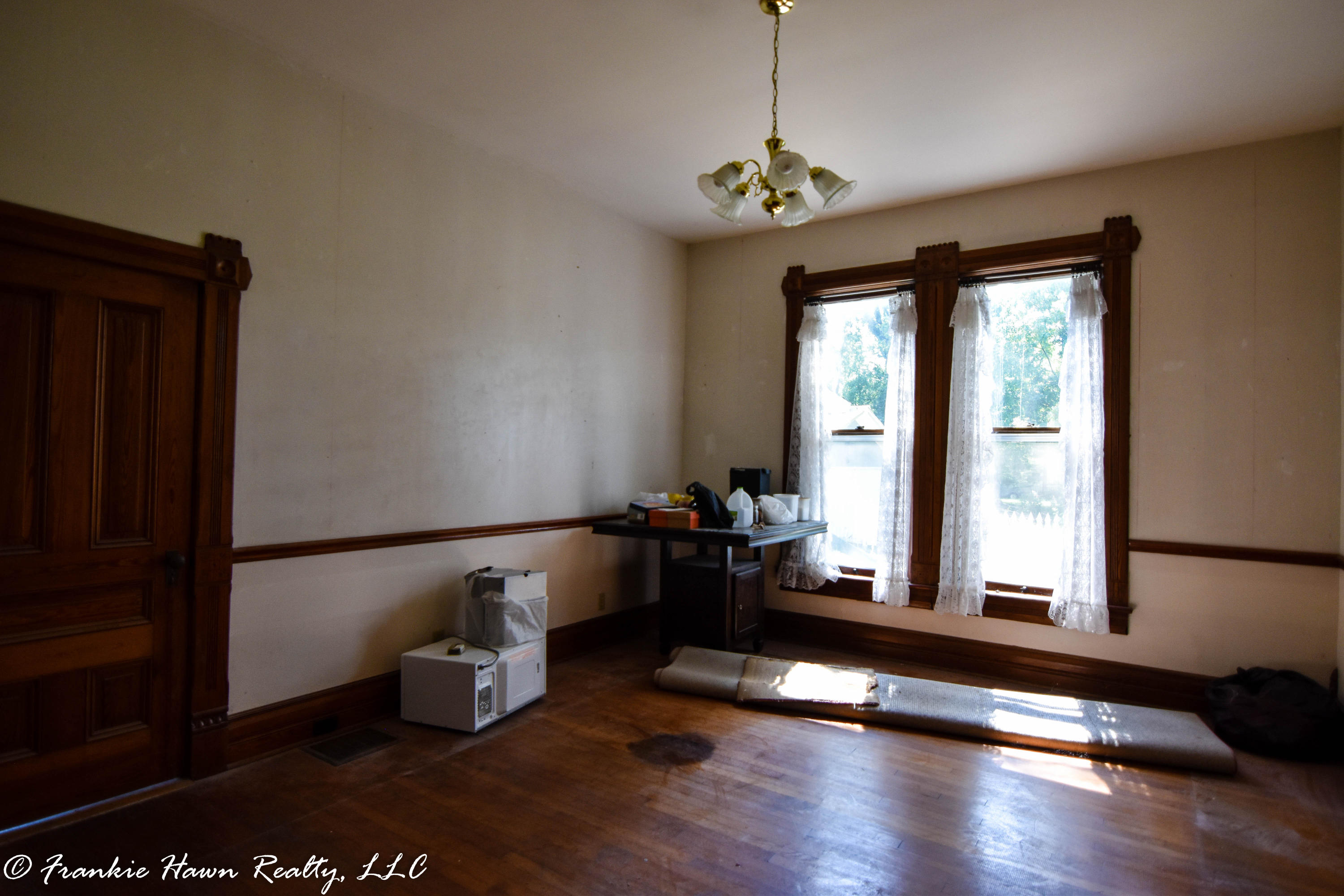 303 West Rhea Avenue Spring City, TN 37381 - Photo 14 of 40 Dining Room
