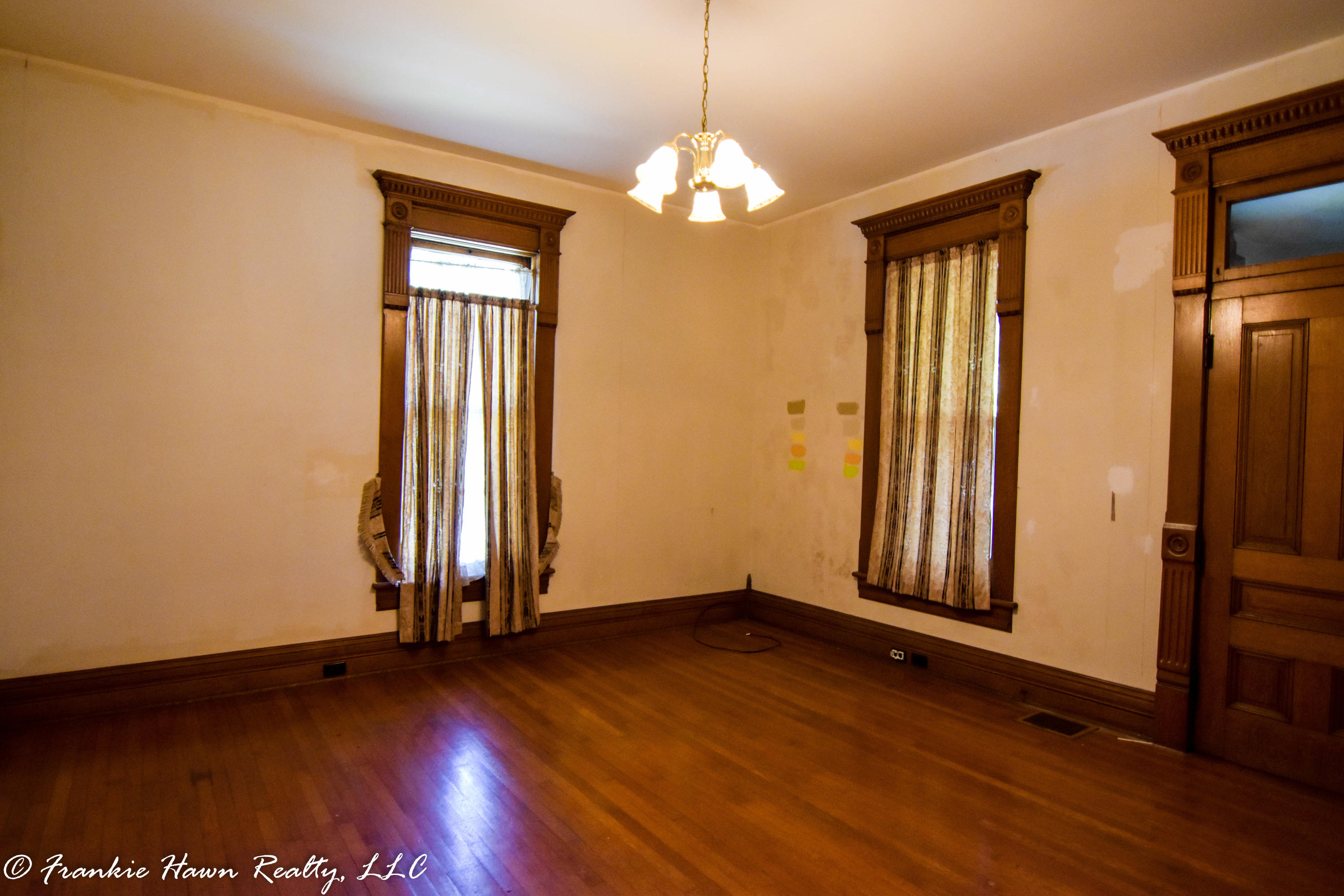 303 West Rhea Avenue Spring City, TN 37381 - Photo 3 of 40 DSC_0576