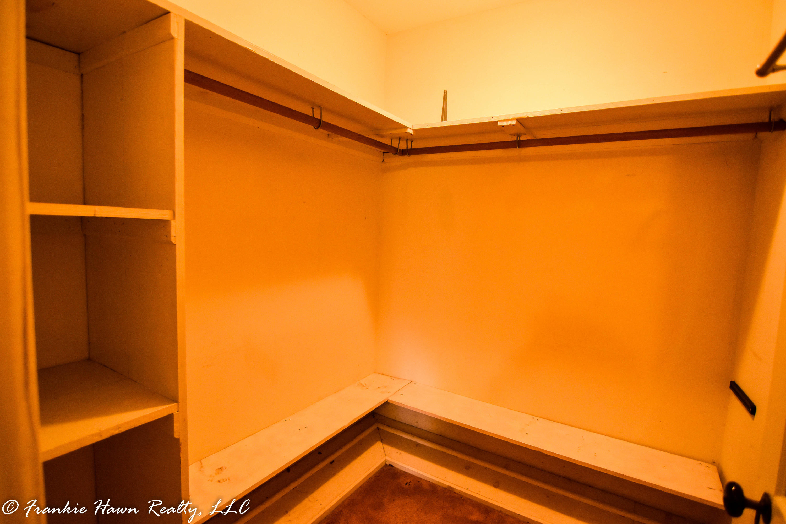 303 West Rhea Avenue Spring City, TN 37381 - Photo 25 of 40 Master Closet