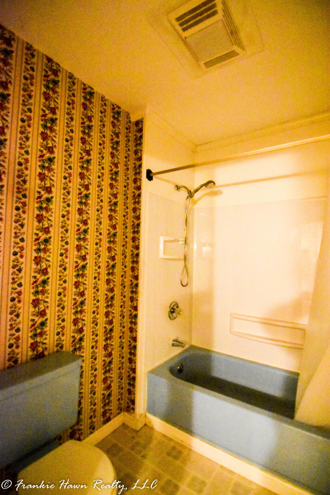 303 West Rhea Avenue Spring City, TN 37381 - Photo 27 of 40 Master Bath