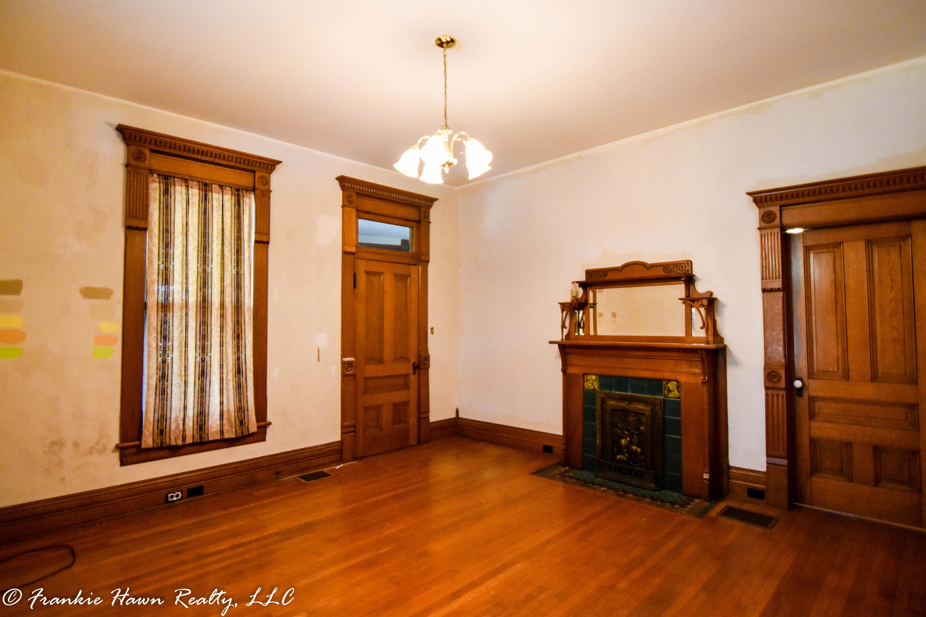303 West Rhea Avenue Spring City, TN 37381 - Photo 4 of 40 DSC_0578