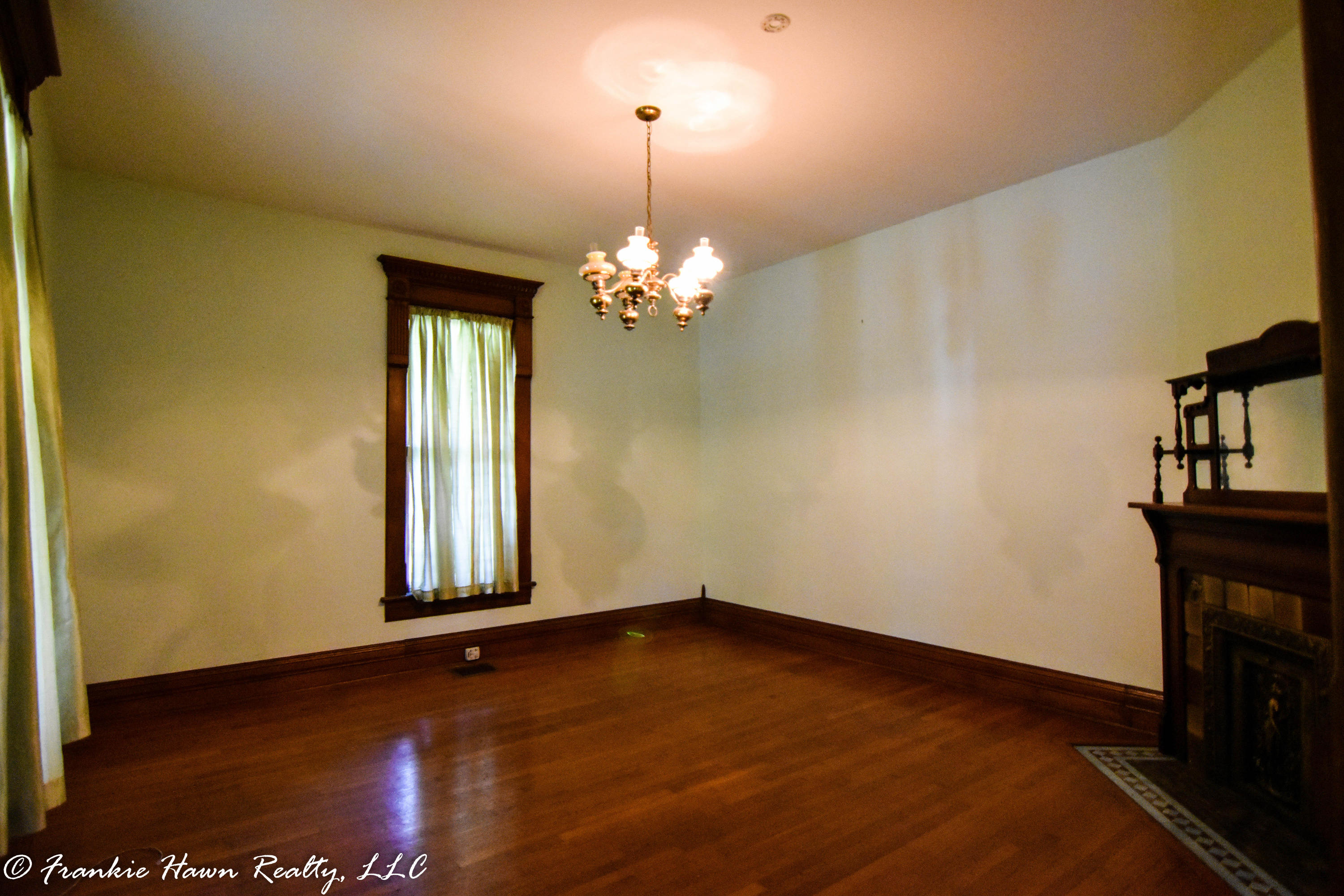 303 West Rhea Avenue Spring City, TN 37381 - Photo 7 of 40 DSC_0583