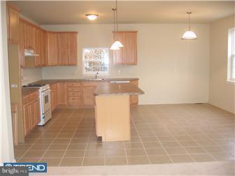 8114 Ryers Avenue Philadelphia, PA 19111 - Photo 5 of 7 Gallery Image 5