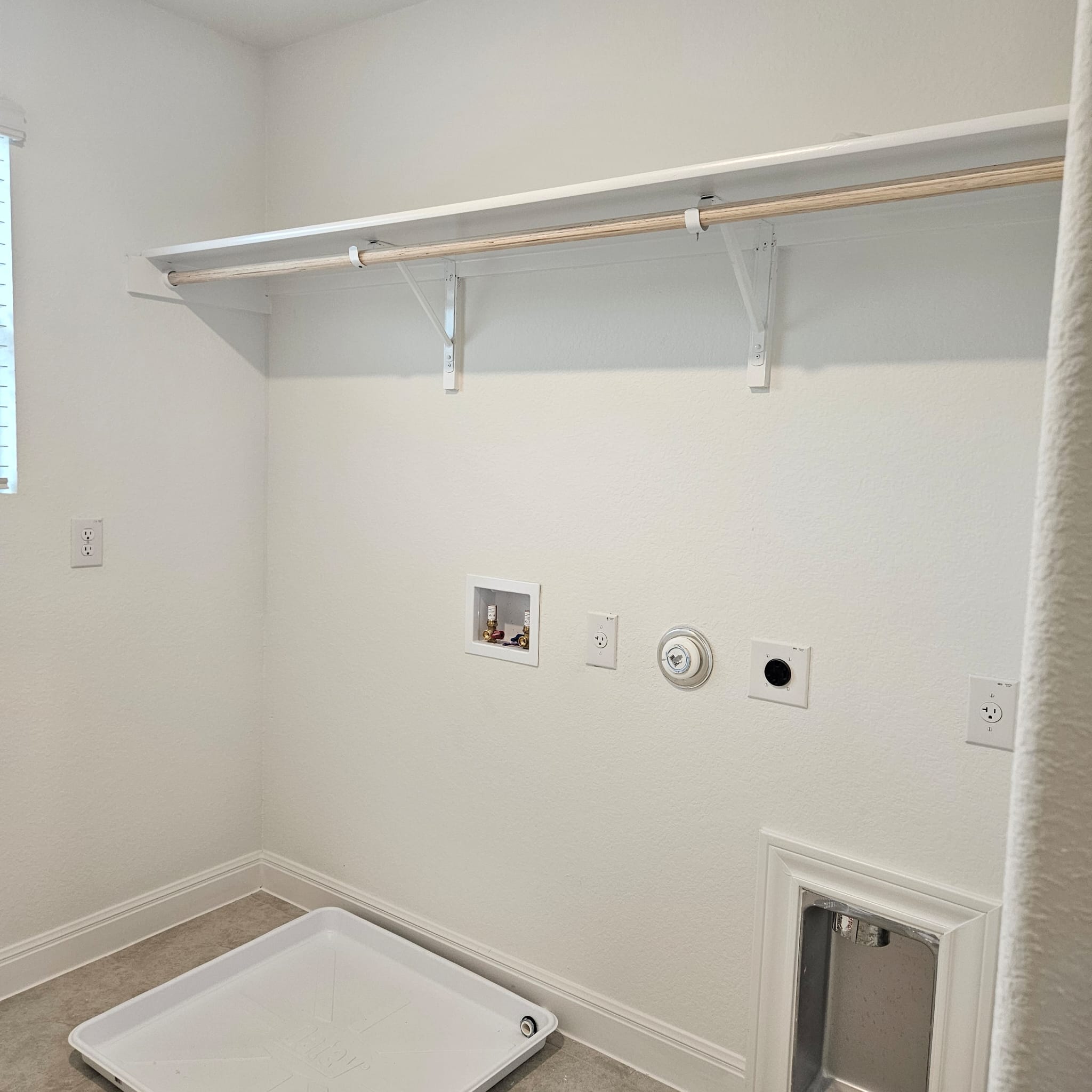 10017 Milton Albert Way Austin, TX 78748 - Photo 10 of 20 Laundry Room