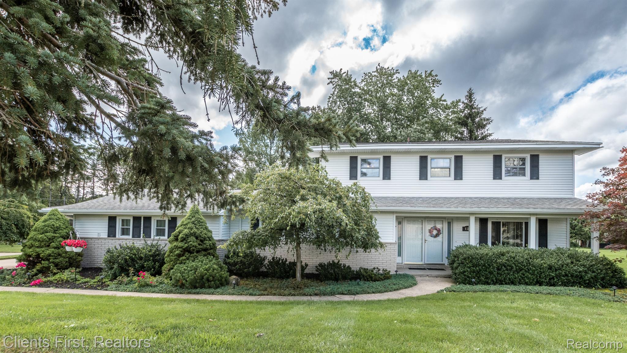 627 Castlebar Drive Rochester, MI 48309 - Photo 1 of 34 Gallery Image 1