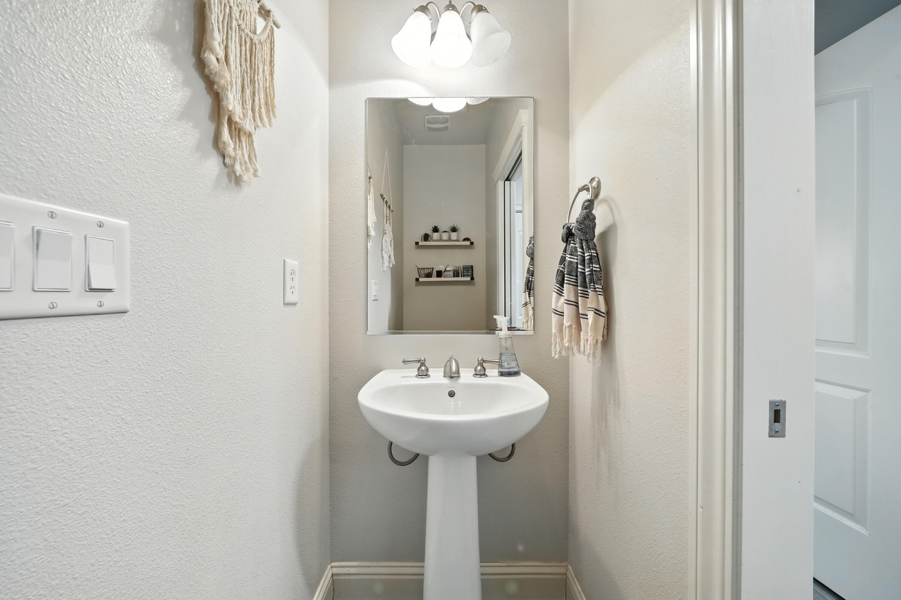 1926 Tarmac Road Redding, CA 96003 - Photo 25 of 39 IMG-29