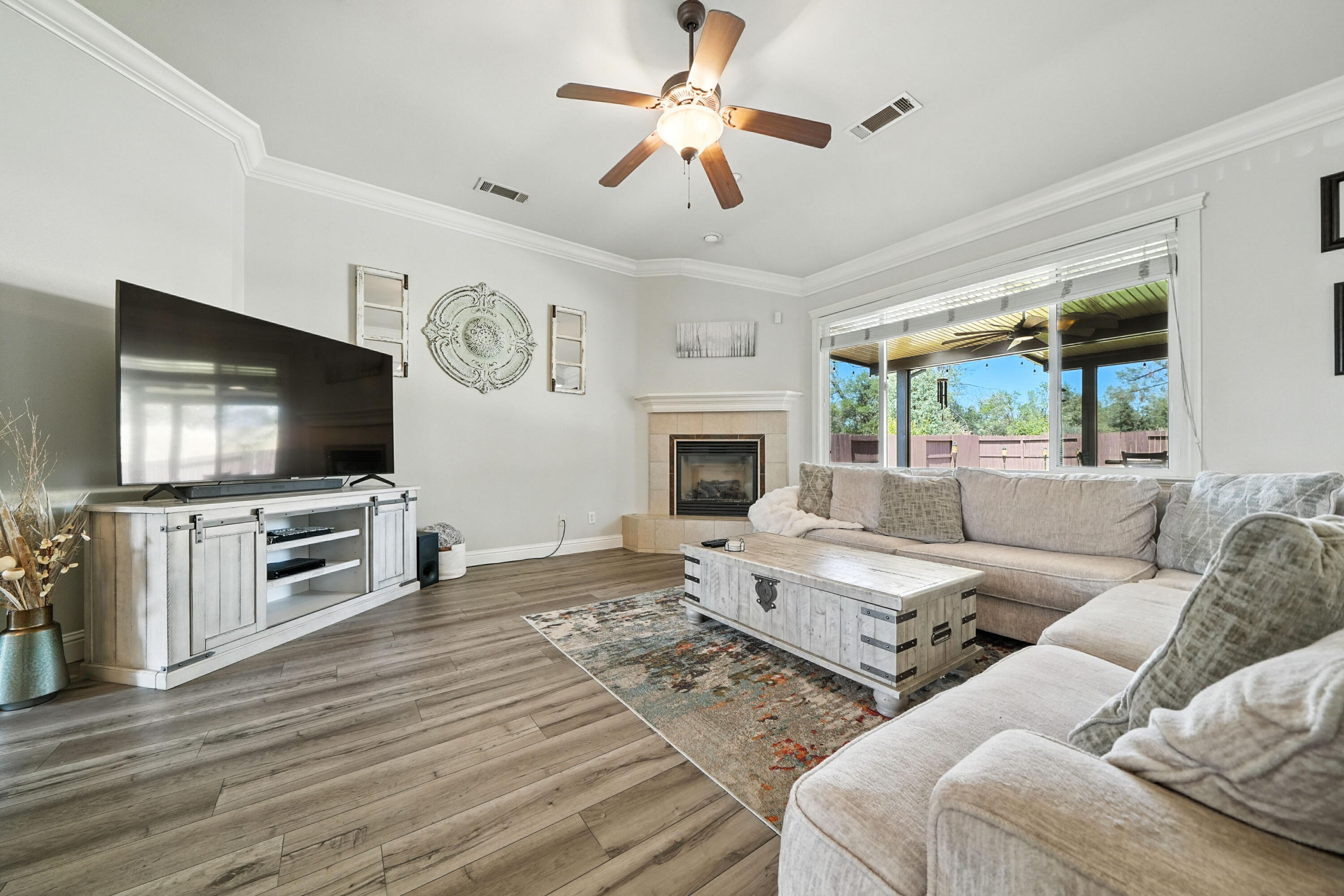 1926 Tarmac Road Redding, CA 96003 - Photo 9 of 39 IMG-11