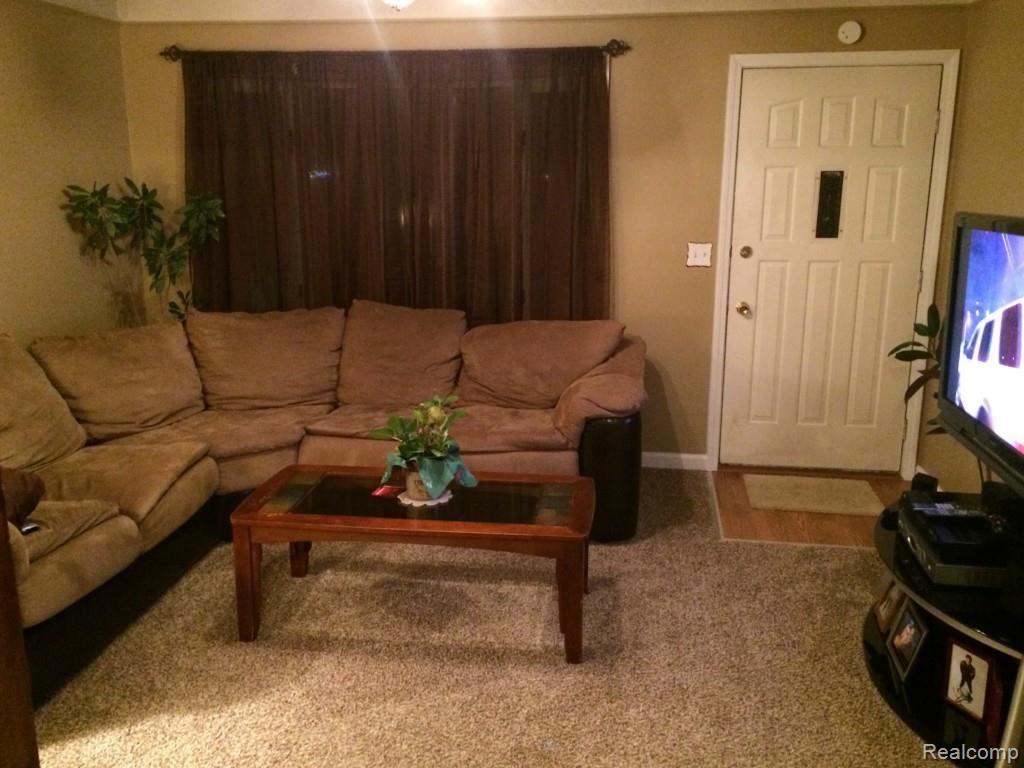 36761 Willow Road New Boston, MI 48164 - Photo 6 of 9 065.jpg