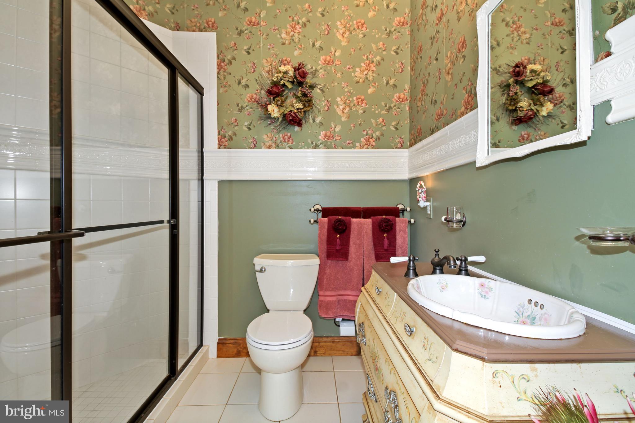 Main Floor Full Bath