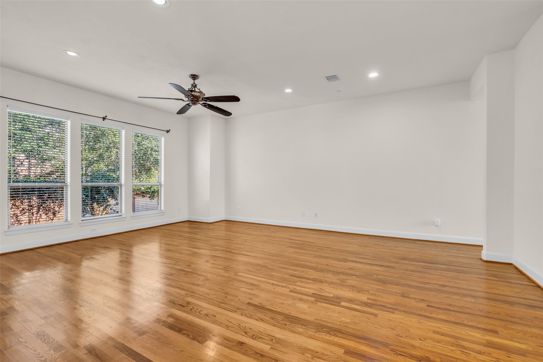 1803 Stacy Crest Houston, TX 77008 - Photo 14 of 28 The family room provides ample space, making it easy to arrange your preferred furniture.