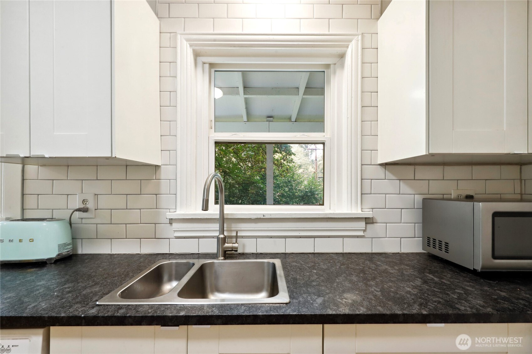 9310 Miller Road Northeast Bainbridge Island, WA 98110 - Photo 11 of 40