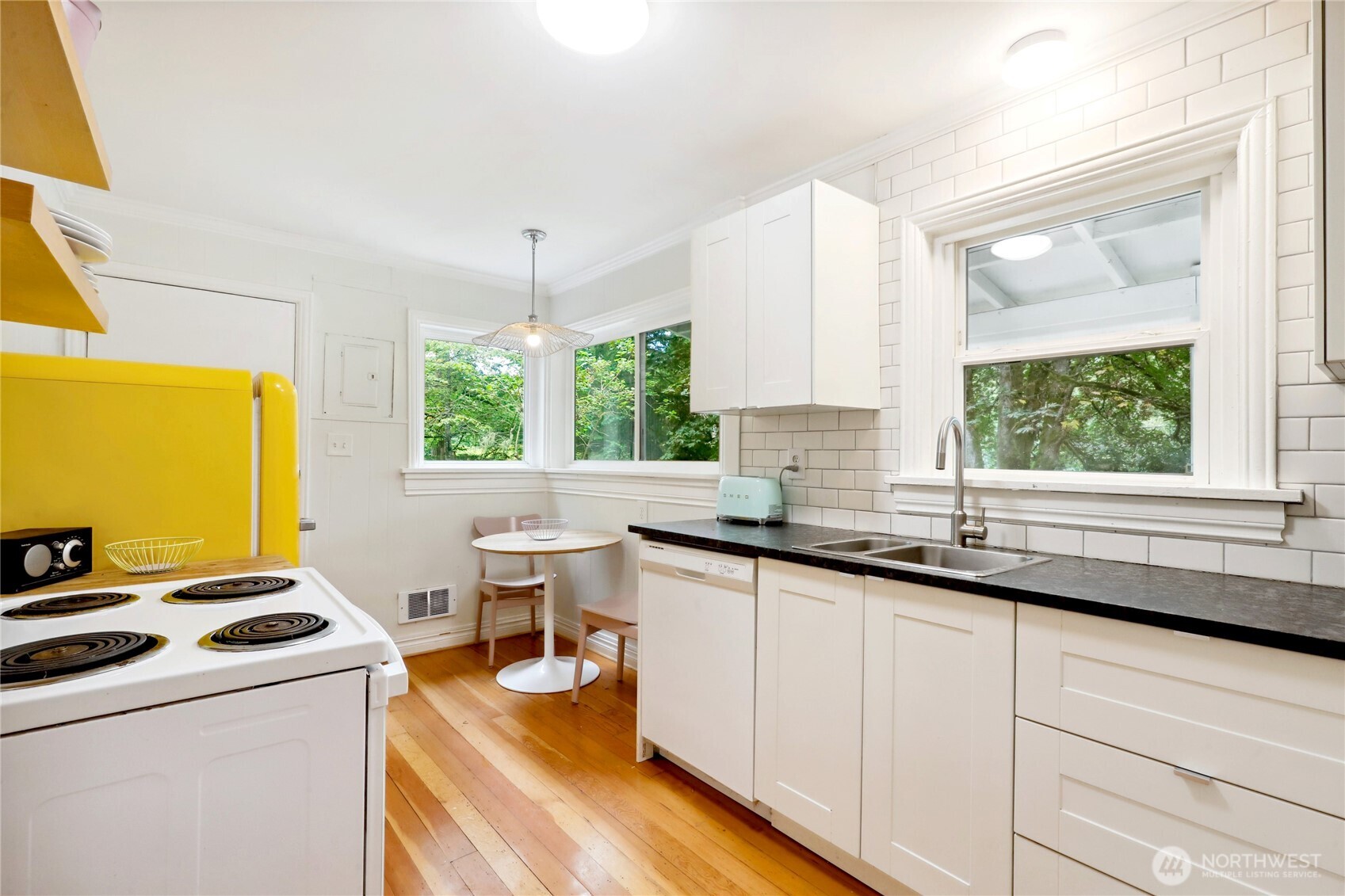 9310 Miller Road Northeast Bainbridge Island, WA 98110 - Photo 12 of 40