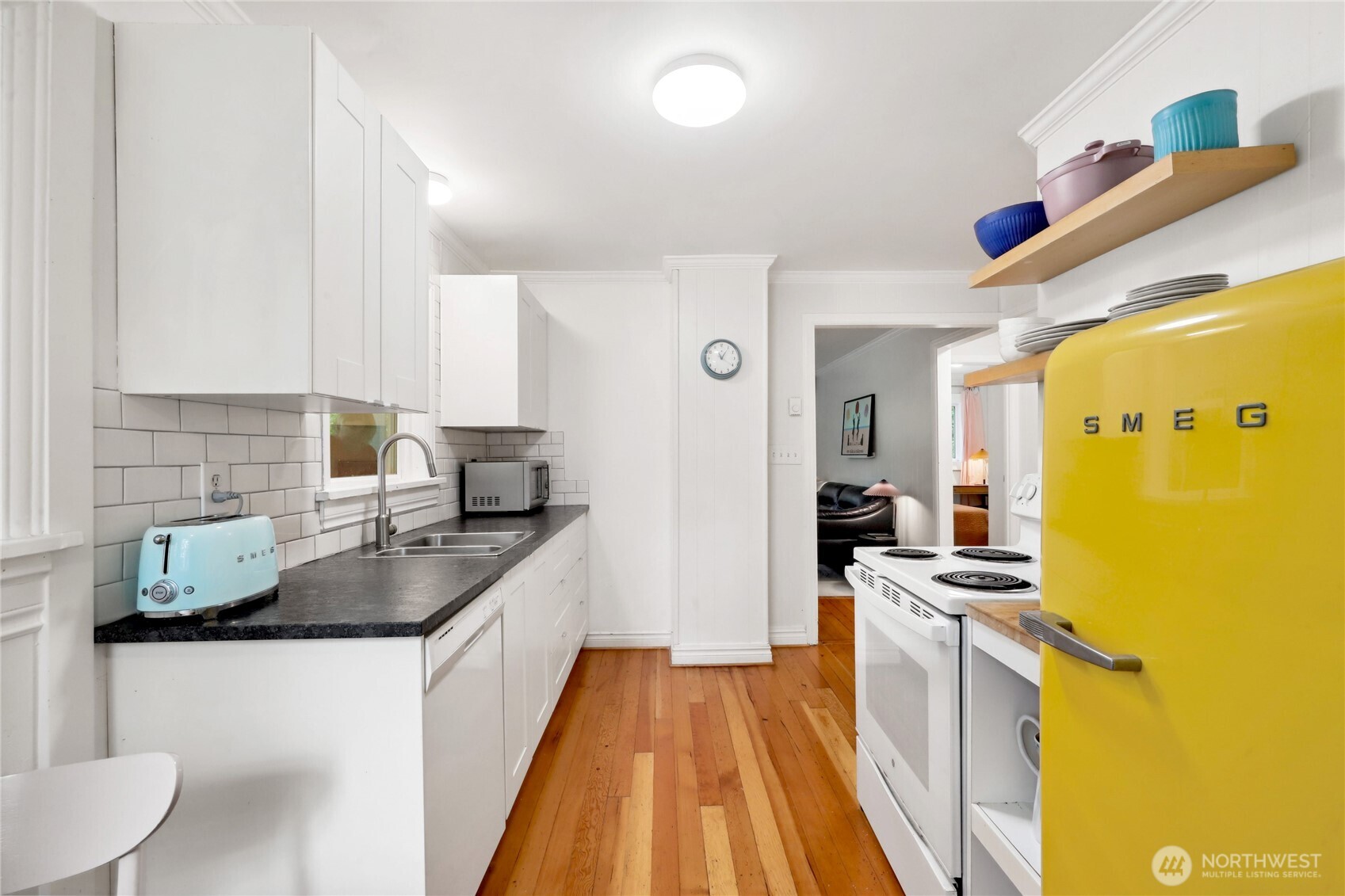 9310 Miller Road Northeast Bainbridge Island, WA 98110 - Photo 10 of 40