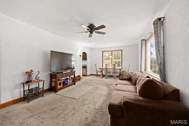 $119,900 | 312 East Ofallon Drive, Caseyville, IL 62232