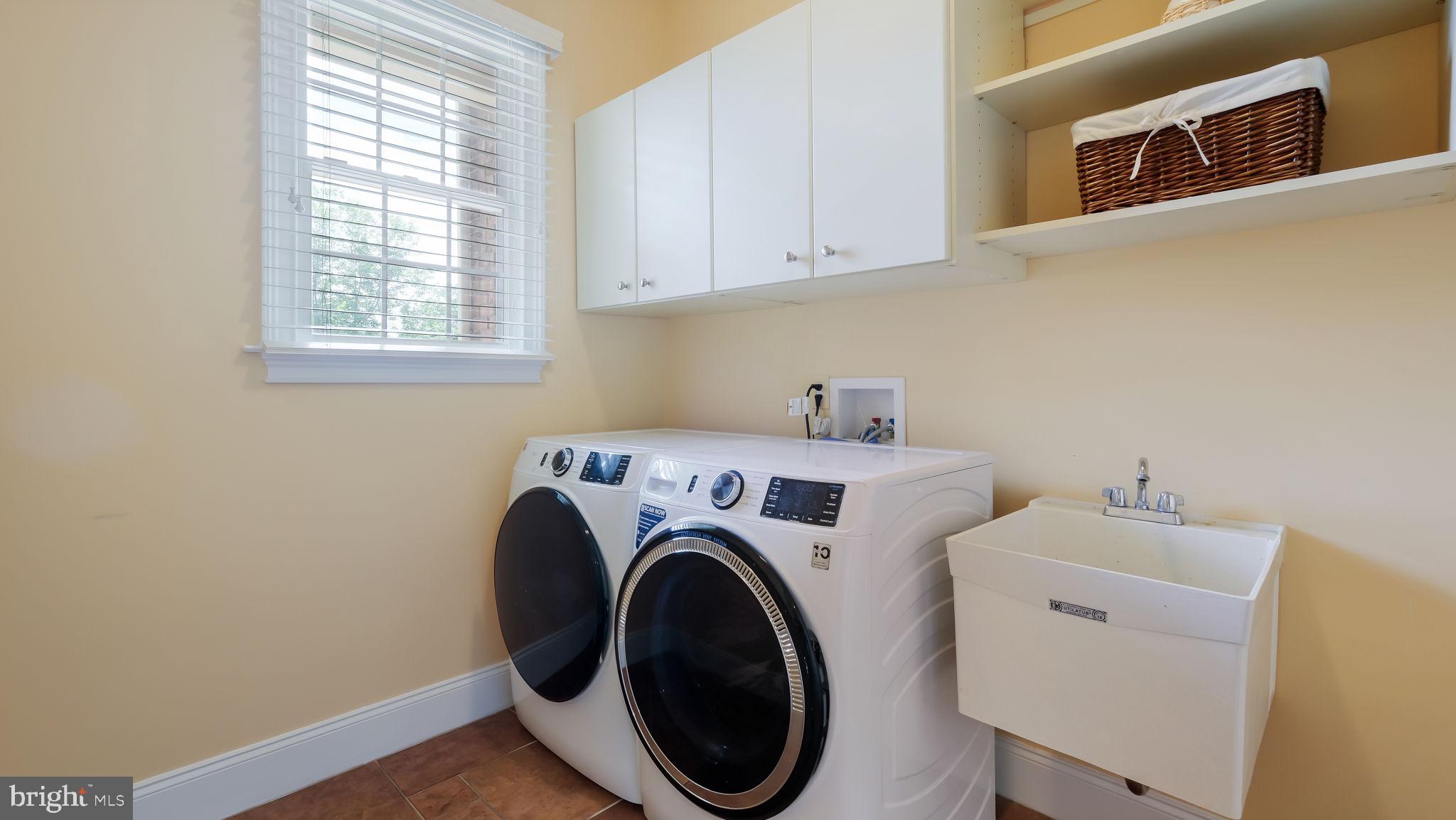2799 Manion Way Doylestown, PA 18902 - Photo 19 of 49 LAUNDRY ROOM WITH UTILITY SINK
