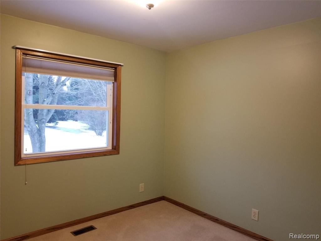 3960 West Coon Lake Road Howell, MI 48843 - Photo 19 of 40