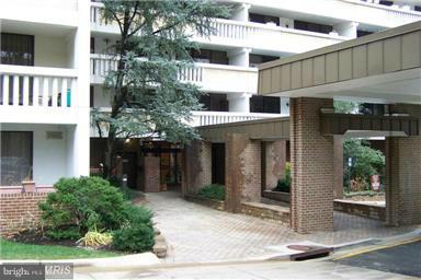 6101 Edsall Road, Unit 1412 Alexandria, VA 22304 - Photo 1 of 17 a front view of a house