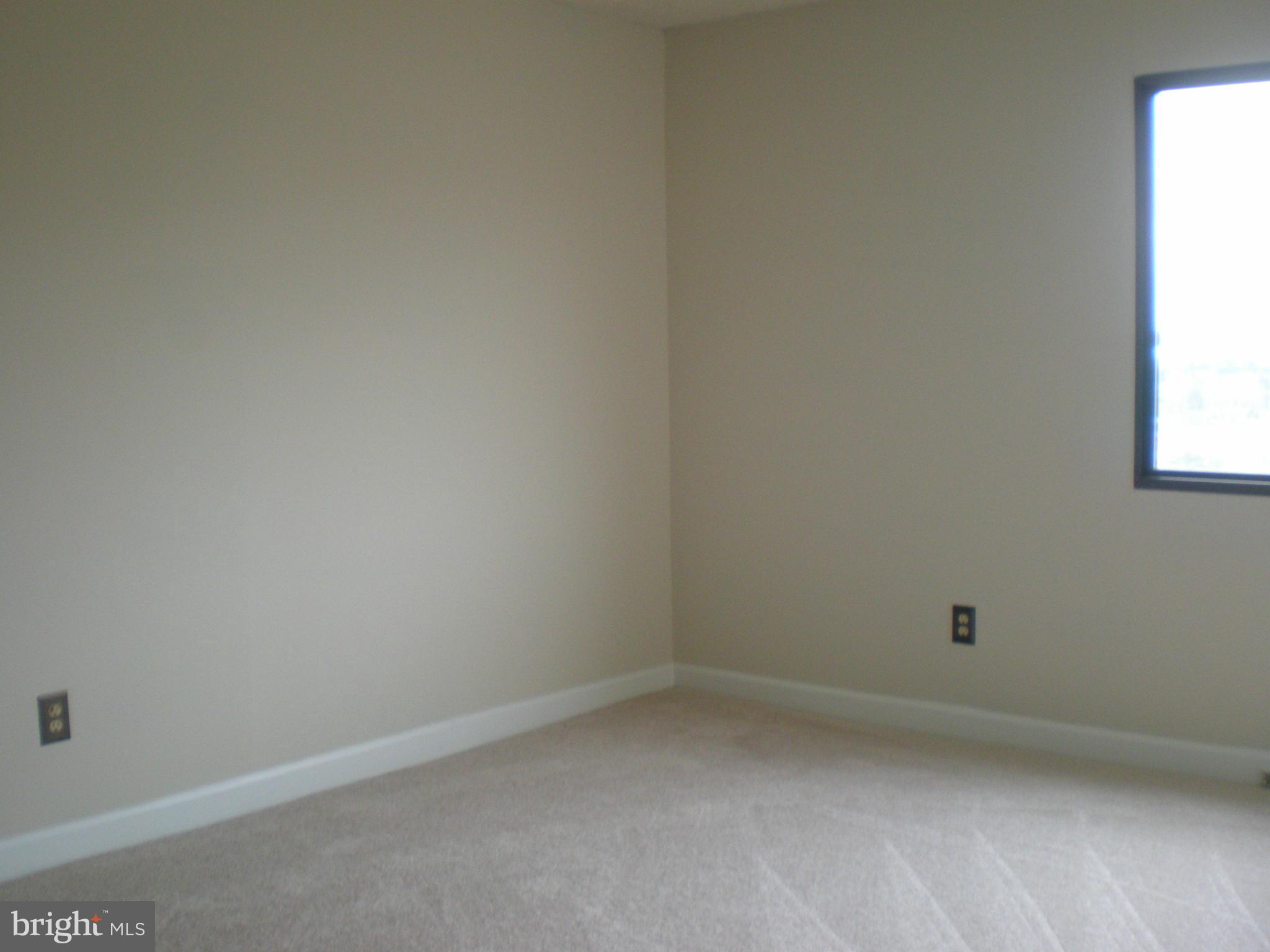 6101 Edsall Road, Unit 1412 Alexandria, VA 22304 - Photo 11 of 17 a room that has a window
