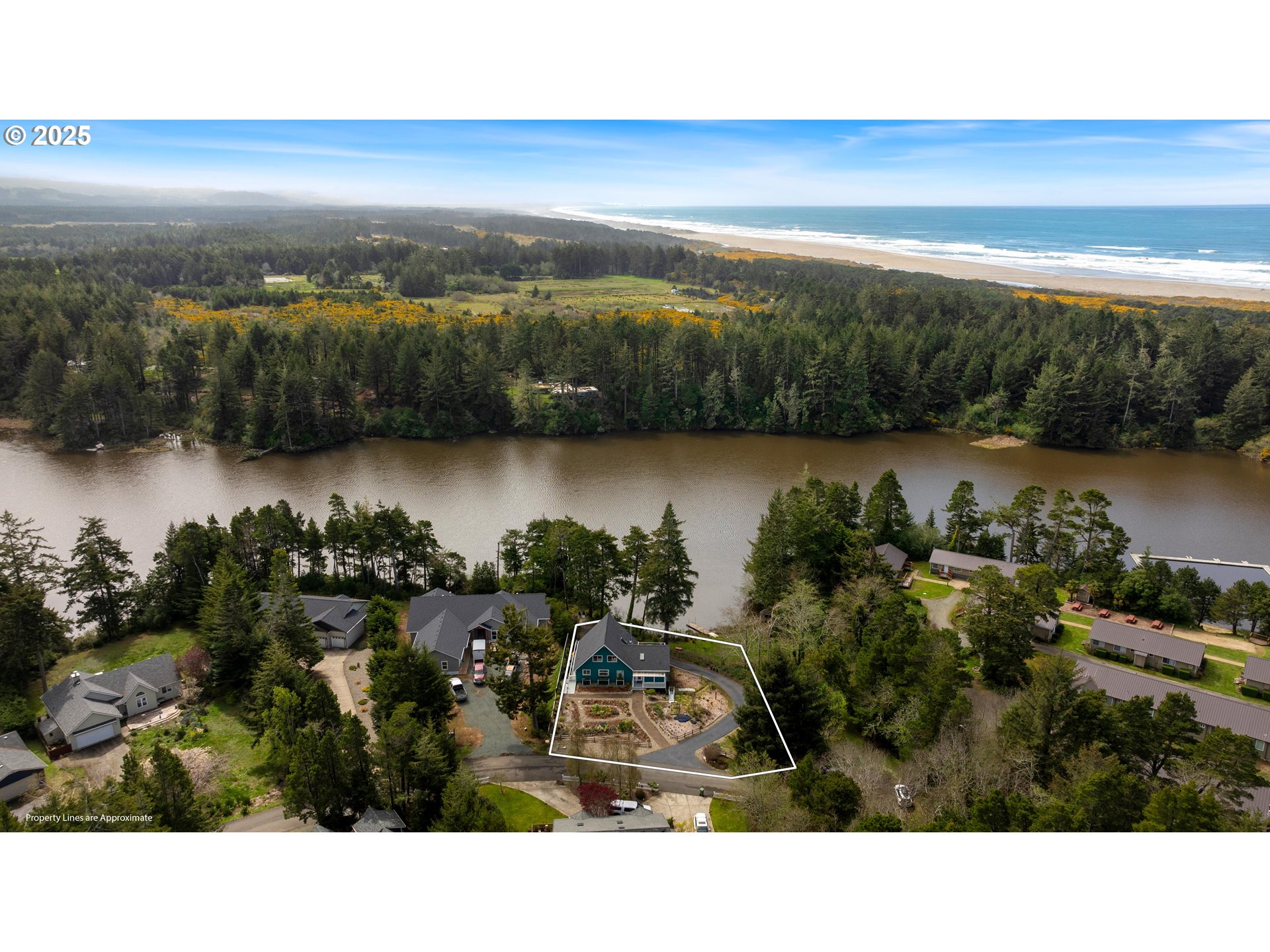 53461 Safe Road Bandon, OR 97411 - Photo 12 of 41