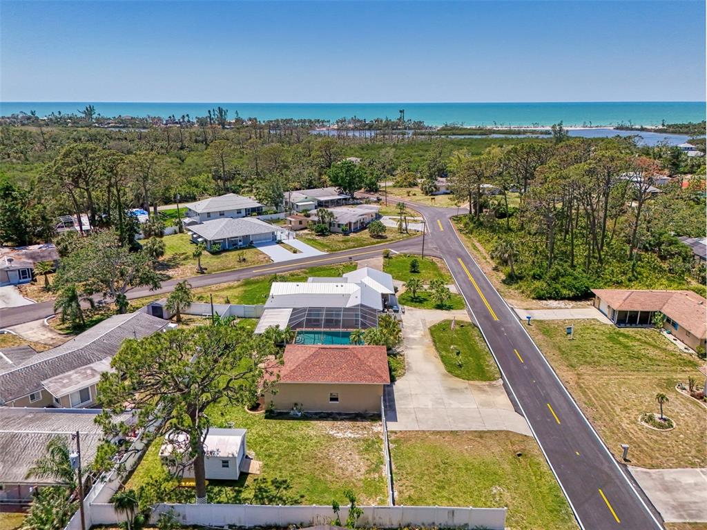 1585 Poinciana Road Venice, FL 34293 - Photo 5 of 65 Gallery Image 5