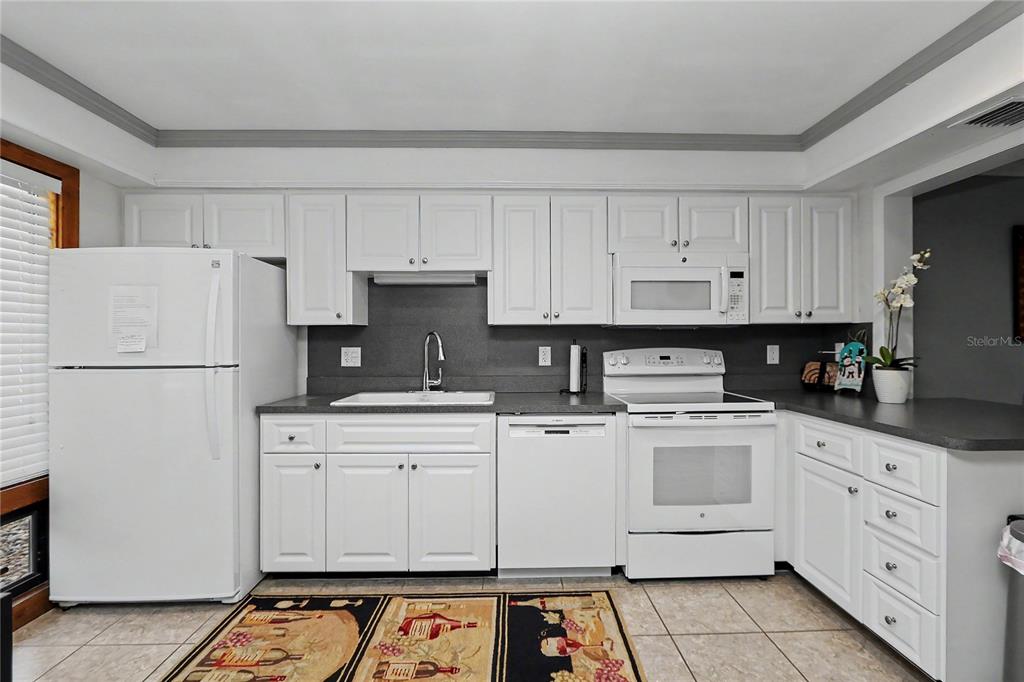 19660 Southwest 83rd Place Road, Unit C16 Dunnellon, FL 34432 - Photo 10 of 91