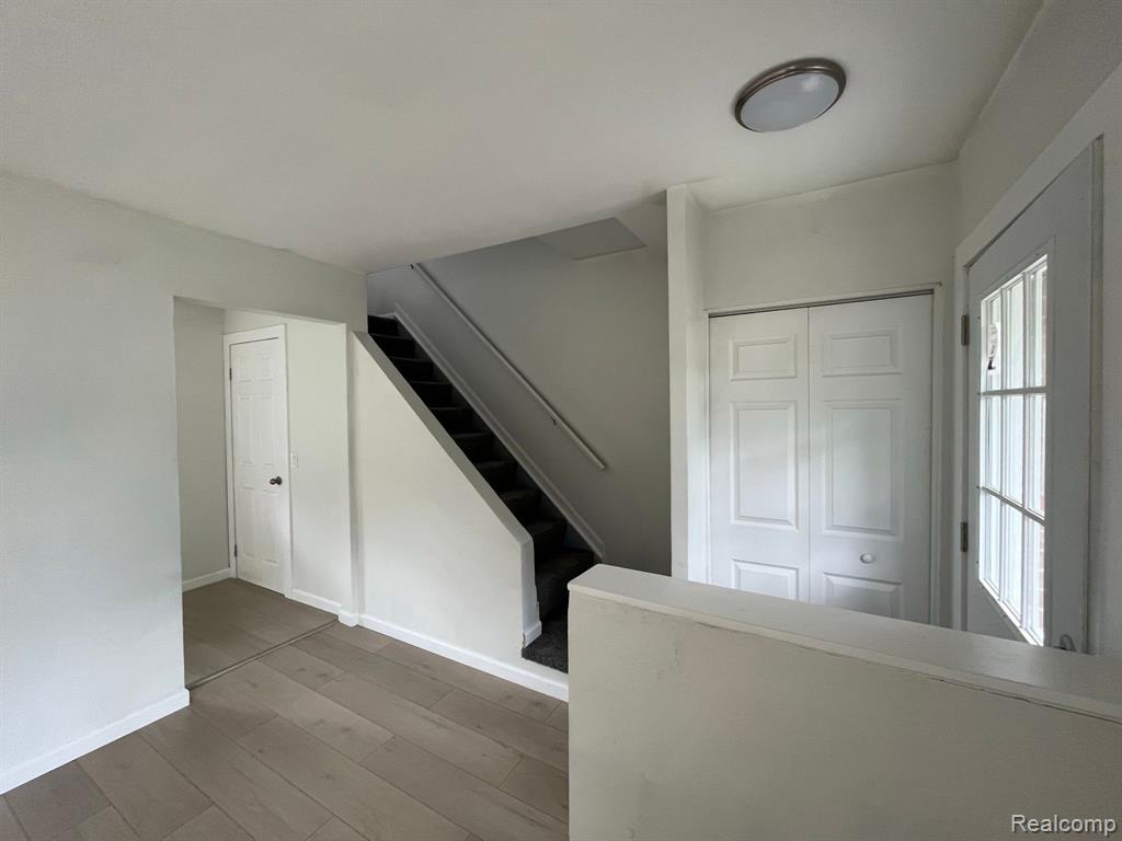 2830 East Pierson Road Flint, MI 48506 - Photo 5 of 26