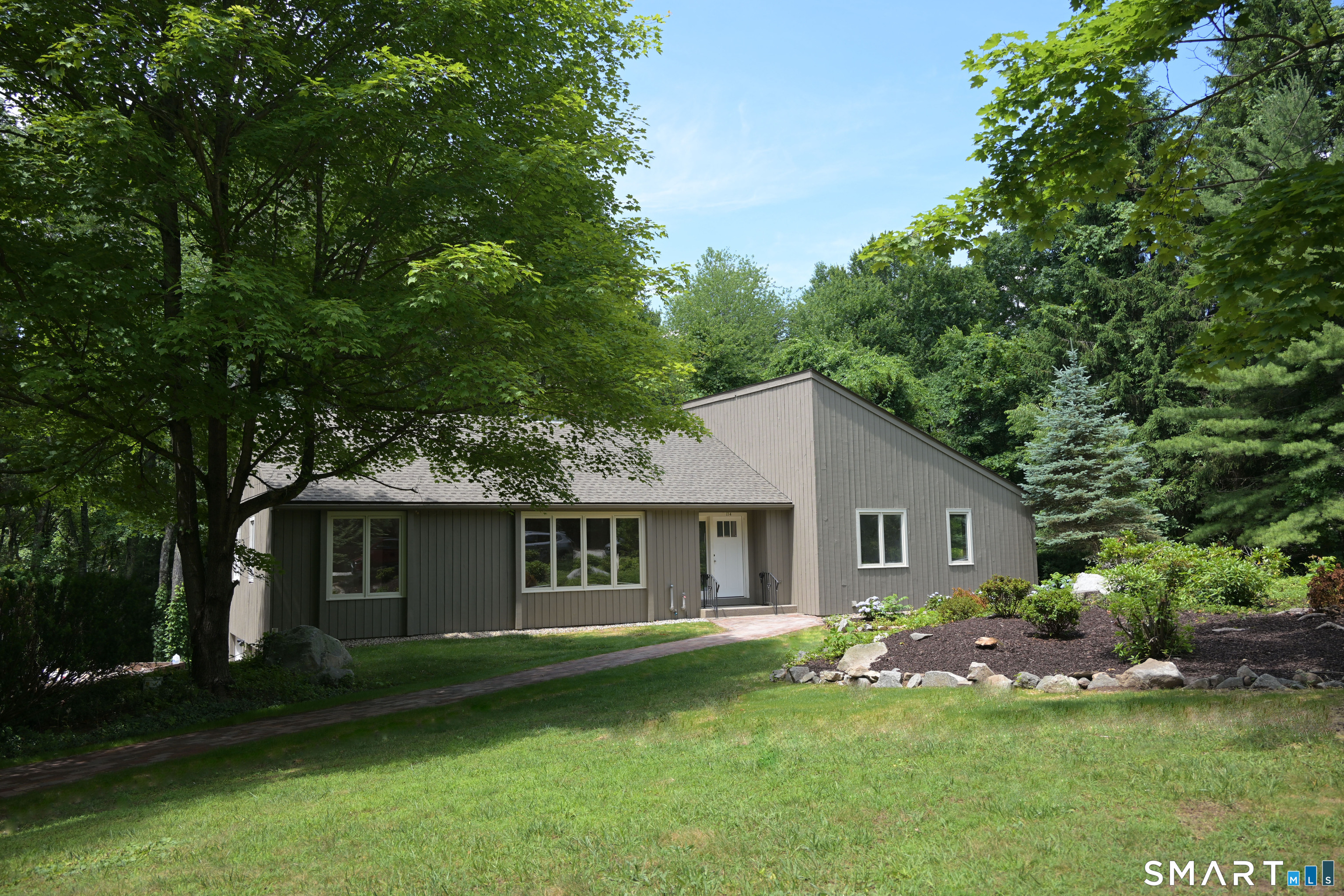 114 Cold Spring Road Avon, CT 06001 - Photo 2 of 3