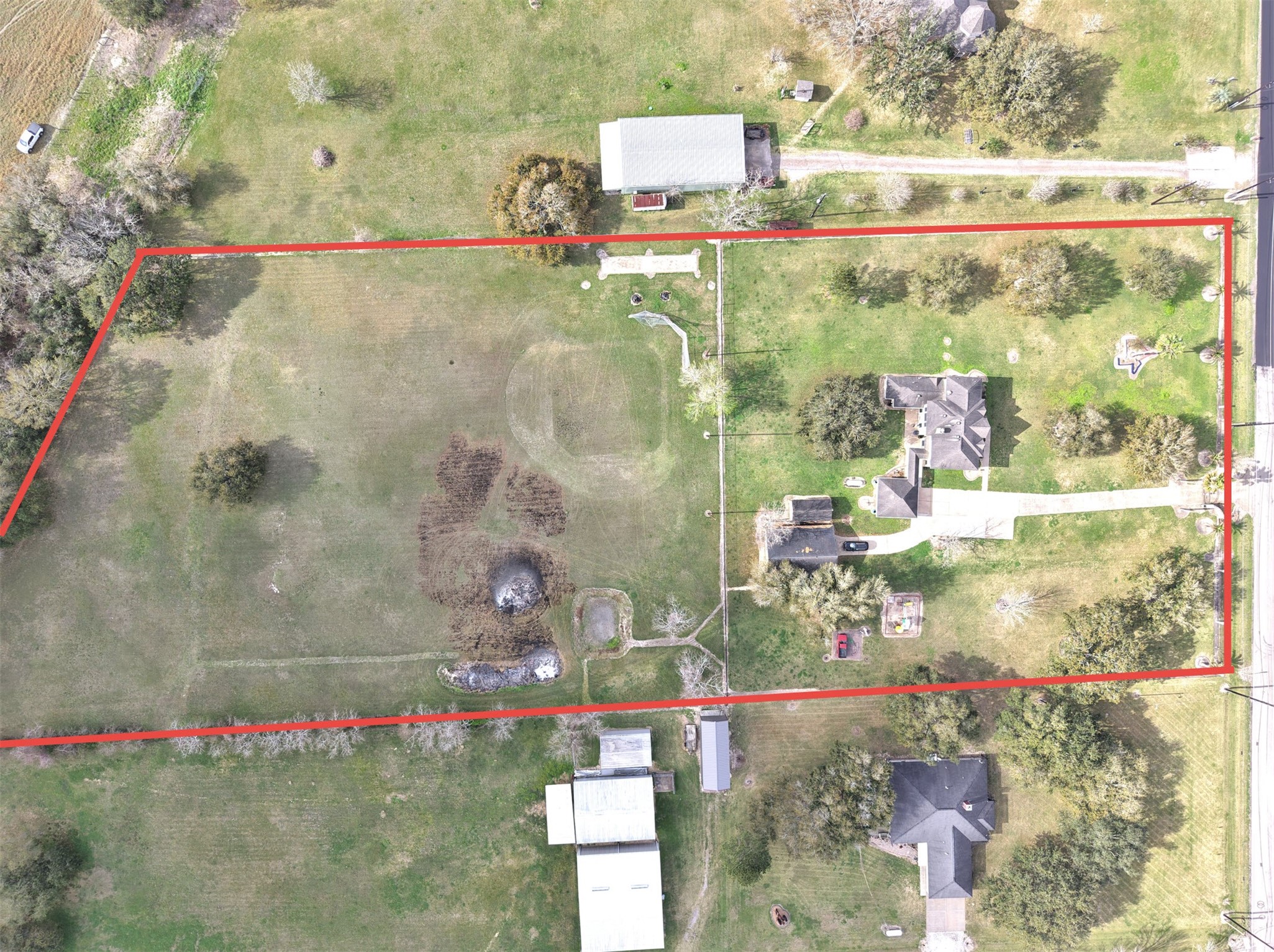 10302 Hanselman Road, Unit CR69 Manvel, TX 77578 - Photo 2 of 49 a bathroom with a bathtub and shower