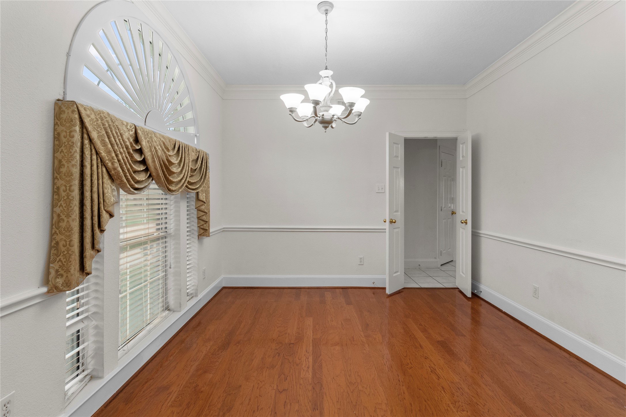 10302 Hanselman Road, Unit CR69 Manvel, TX 77578 - Photo 21 of 49 a view of a livingroom with wooden floor