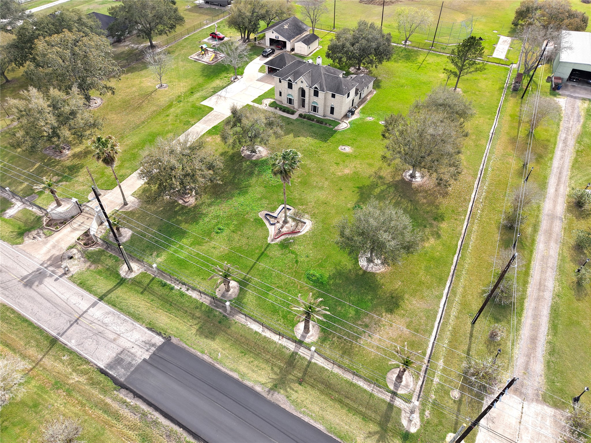 10302 Hanselman Road, Unit CR69 Manvel, TX 77578 - Photo 4 of 49 a view of swimming pool from a balcony