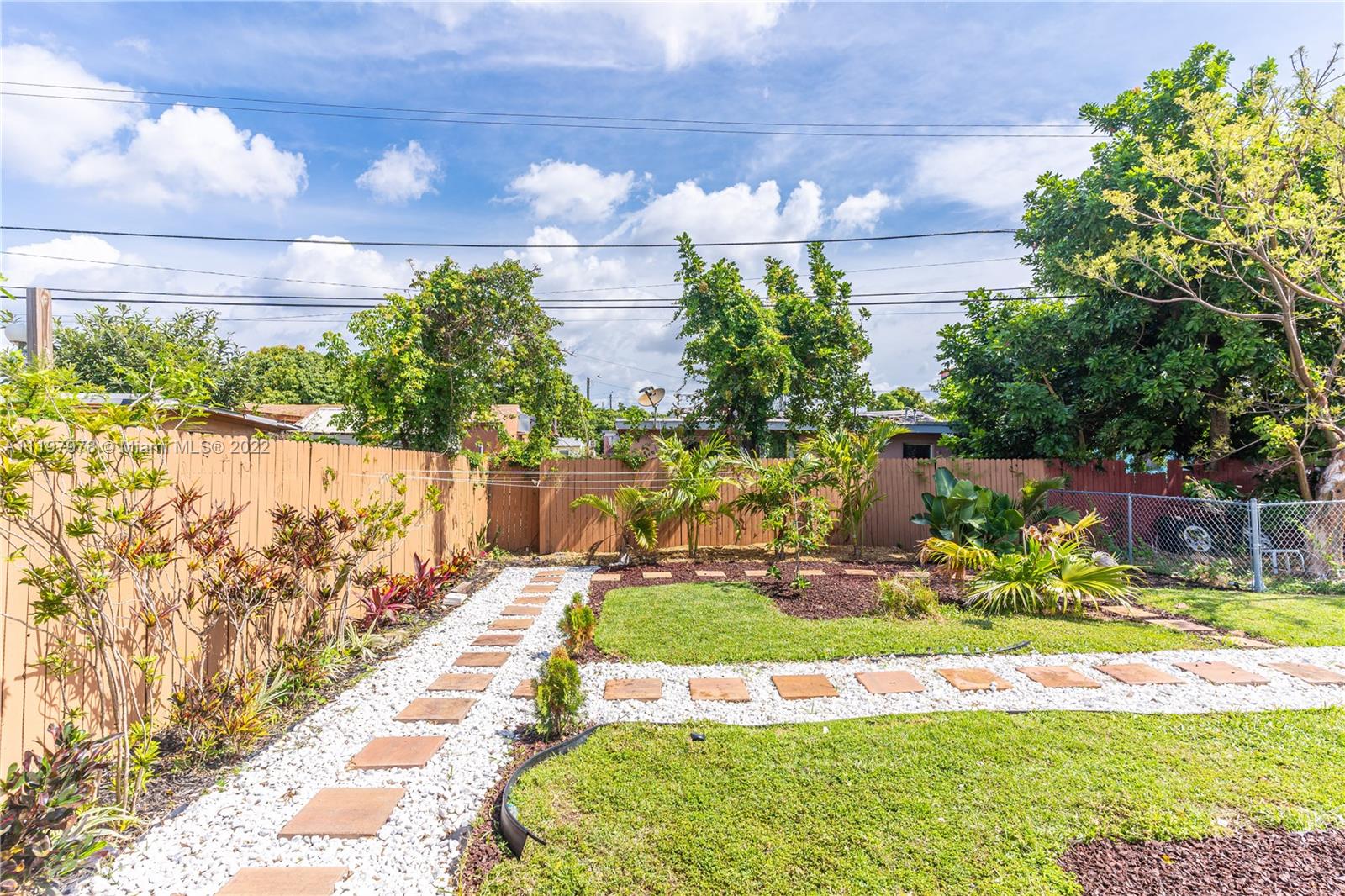 2123 Funston Street Hollywood, FL 33020 - Photo 19 of 30 a view of yard