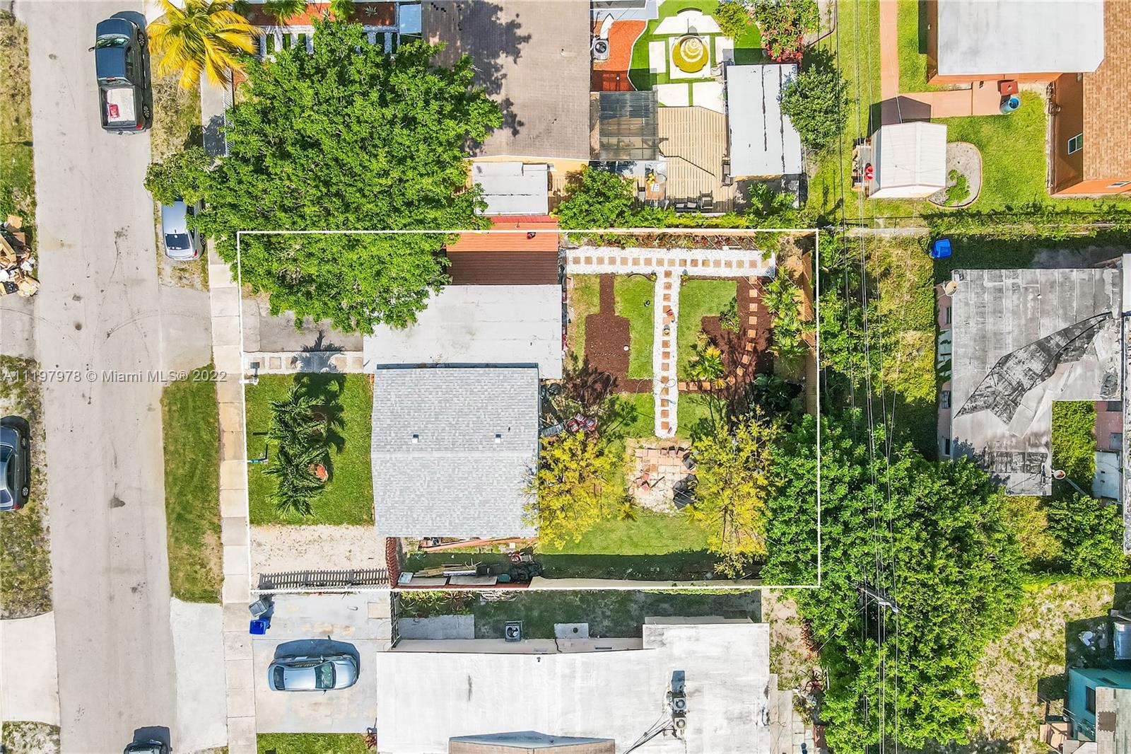 2123 Funston Street Hollywood, FL 33020 - Photo 25 of 30 an aerial view of multiple house