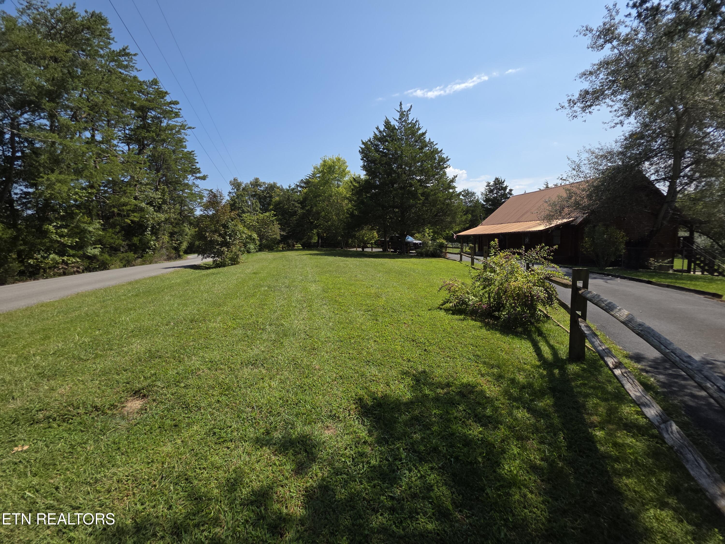 2875 East Walnut Grove Road Sevierville, TN 37876 - Photo 3 of 25 Front yard -1