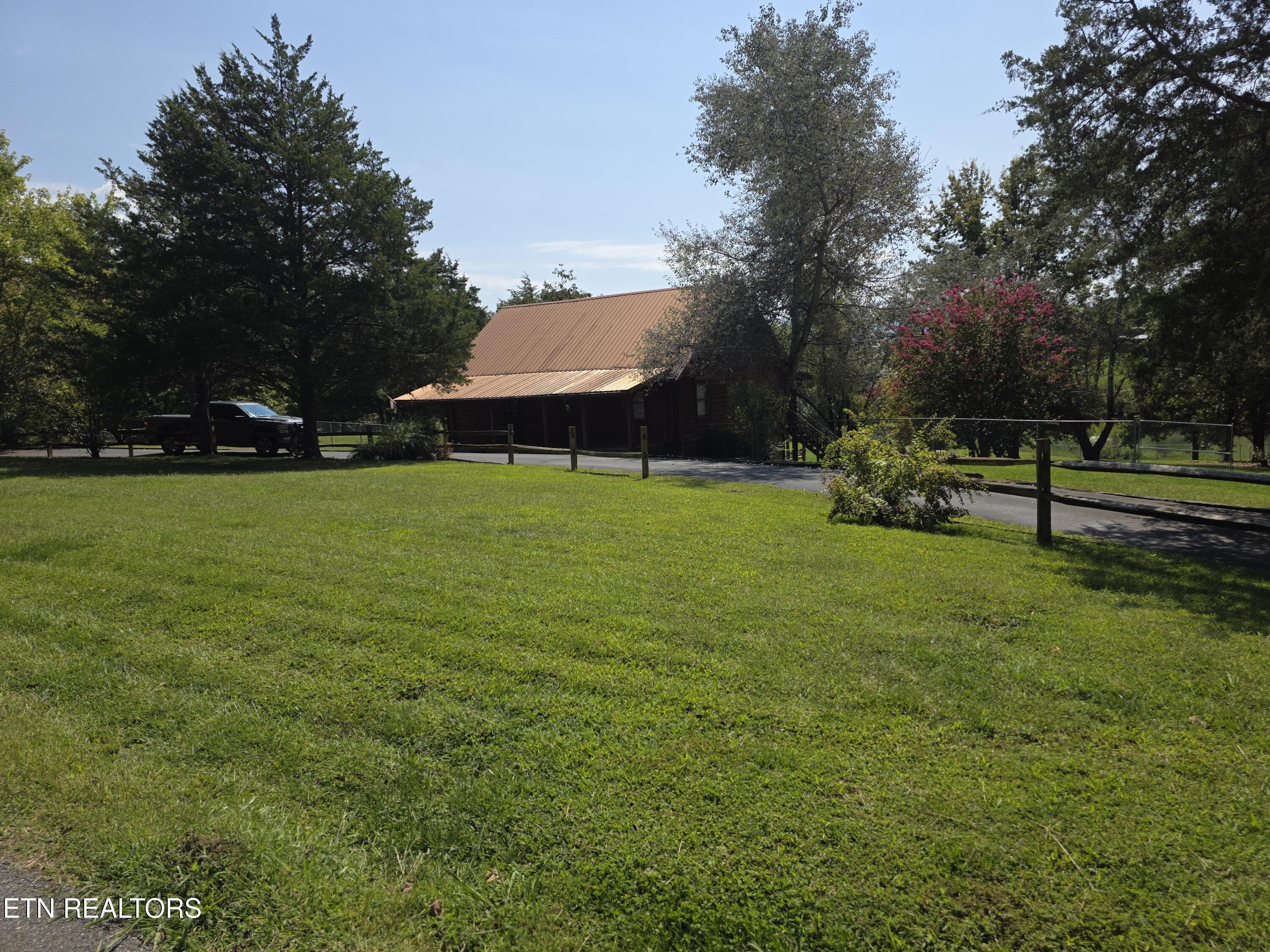 2875 East Walnut Grove Road Sevierville, TN 37876 - Photo 4 of 25 Front yard