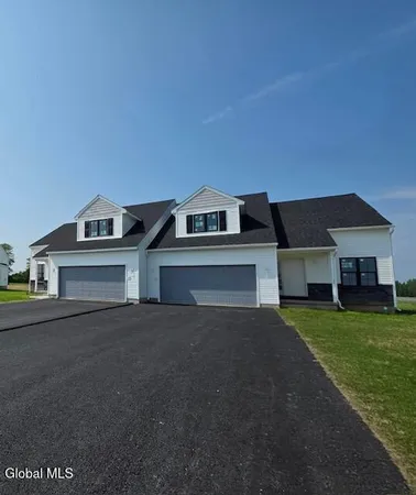 $489,900 | 11 Walke Way, Halfmoon, NY 12118